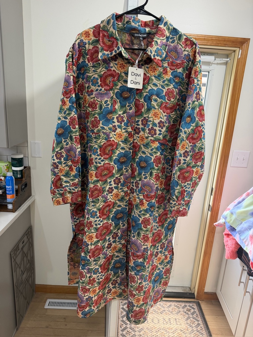 DAVI & DANI Floral wander field floral coat  in Red, Blue, Purple, Cream